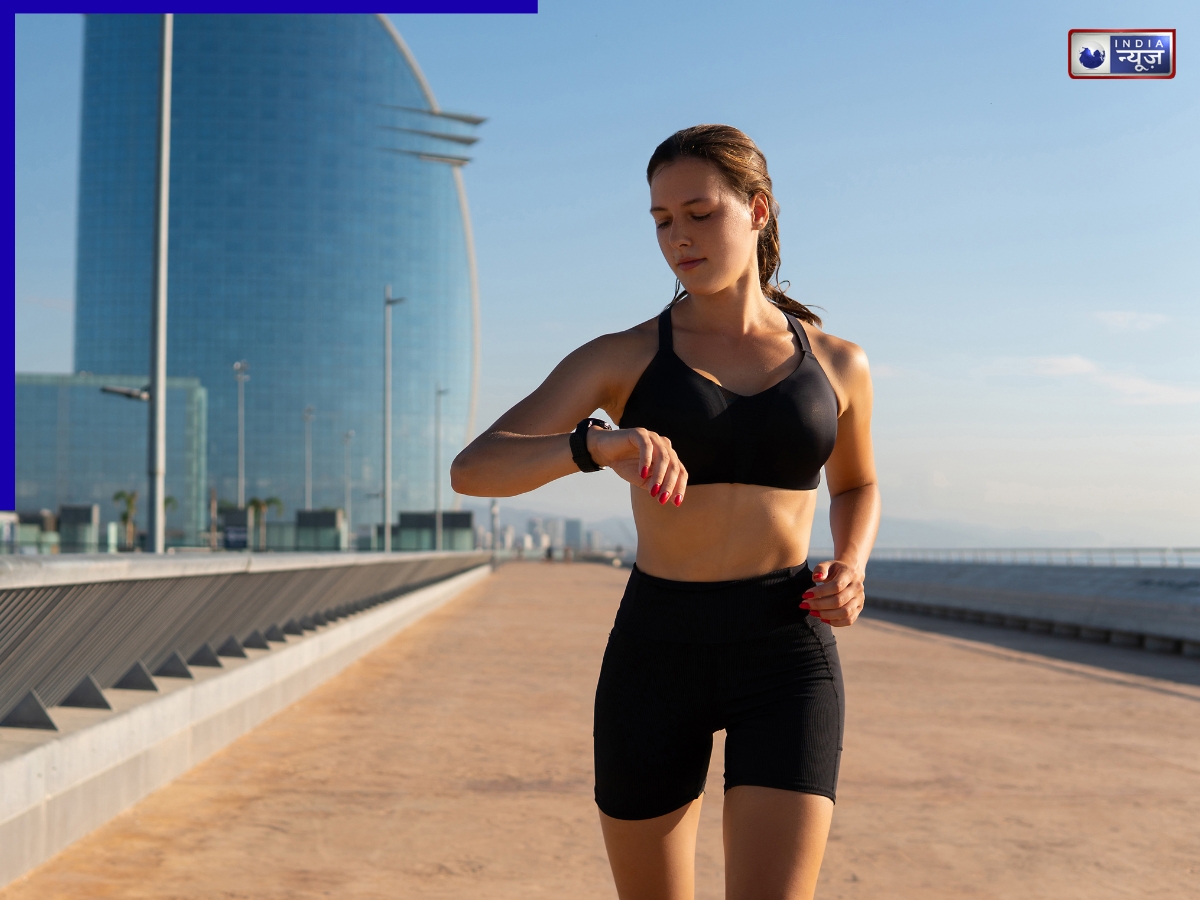 क्या 10,000 स्टेप चलना वाकई सेफ है या स्मार्टवॉच-एप्स का मार्केटिंग गेम है? सच जानकर हैरान रह जाएंगे