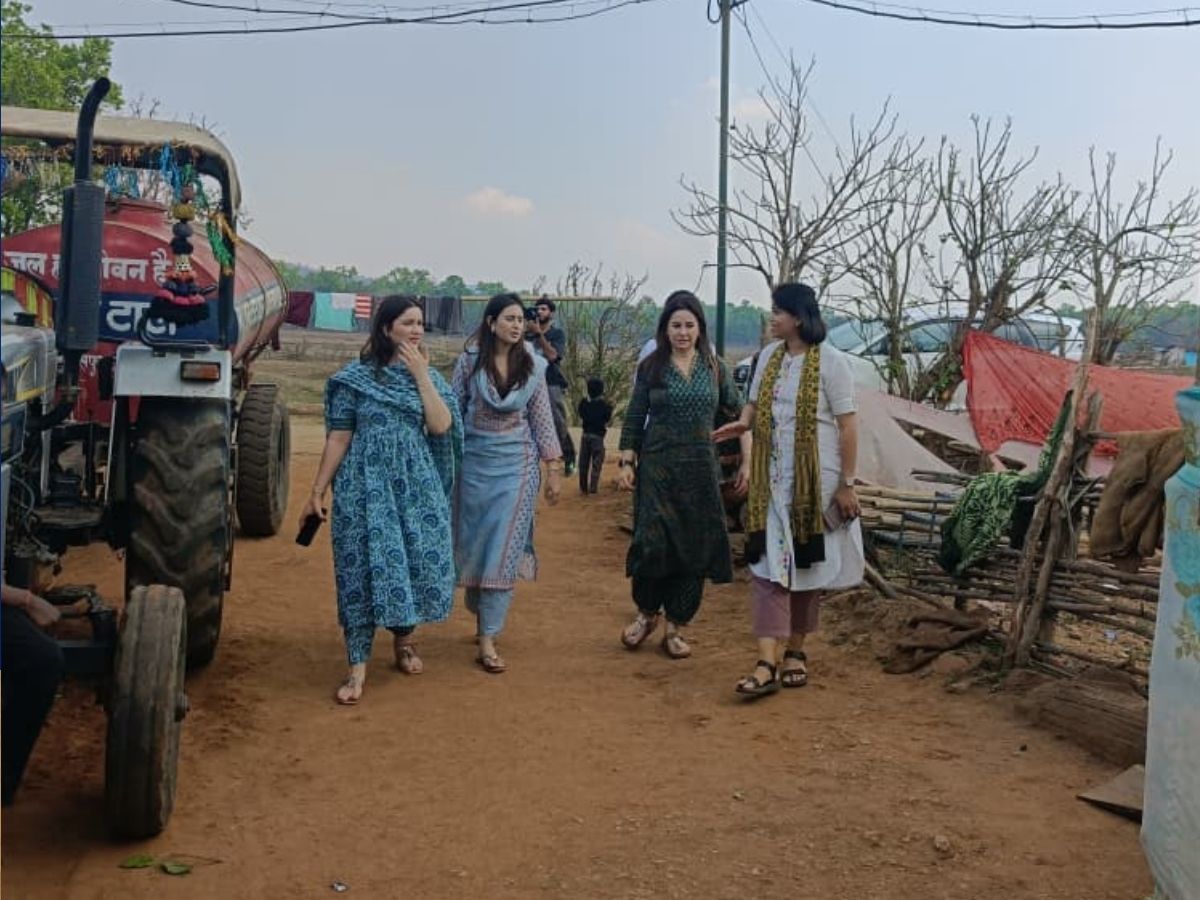 Toys and other gifts were presented - Photo Gallery