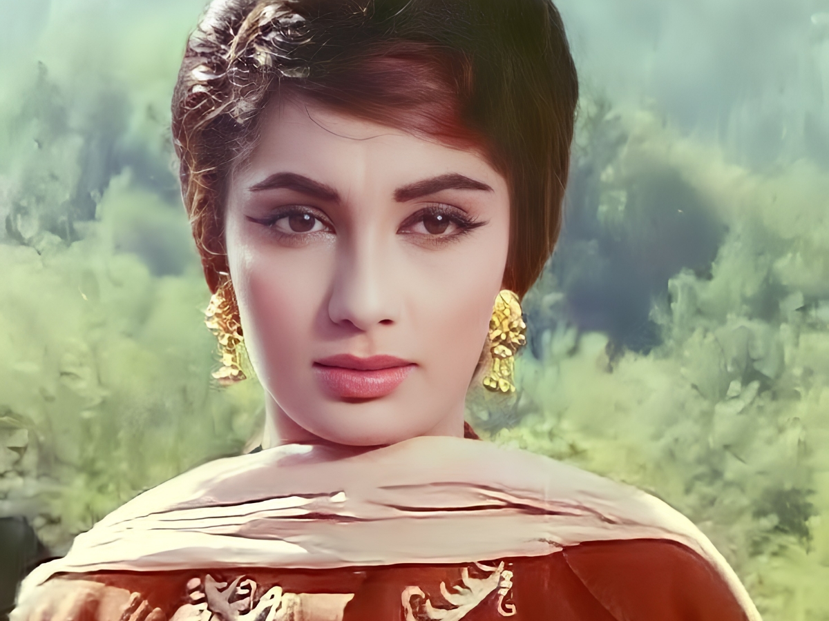 Sadhana Shivdasani - Photo Gallery