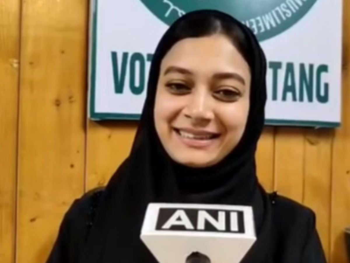 Sahar Shaikh: महाराष्ट्र की सियासत में क्या खुद आउट हो गईं सहर शेख, क्यों मुश्किल में ओवैसी की पार्षद