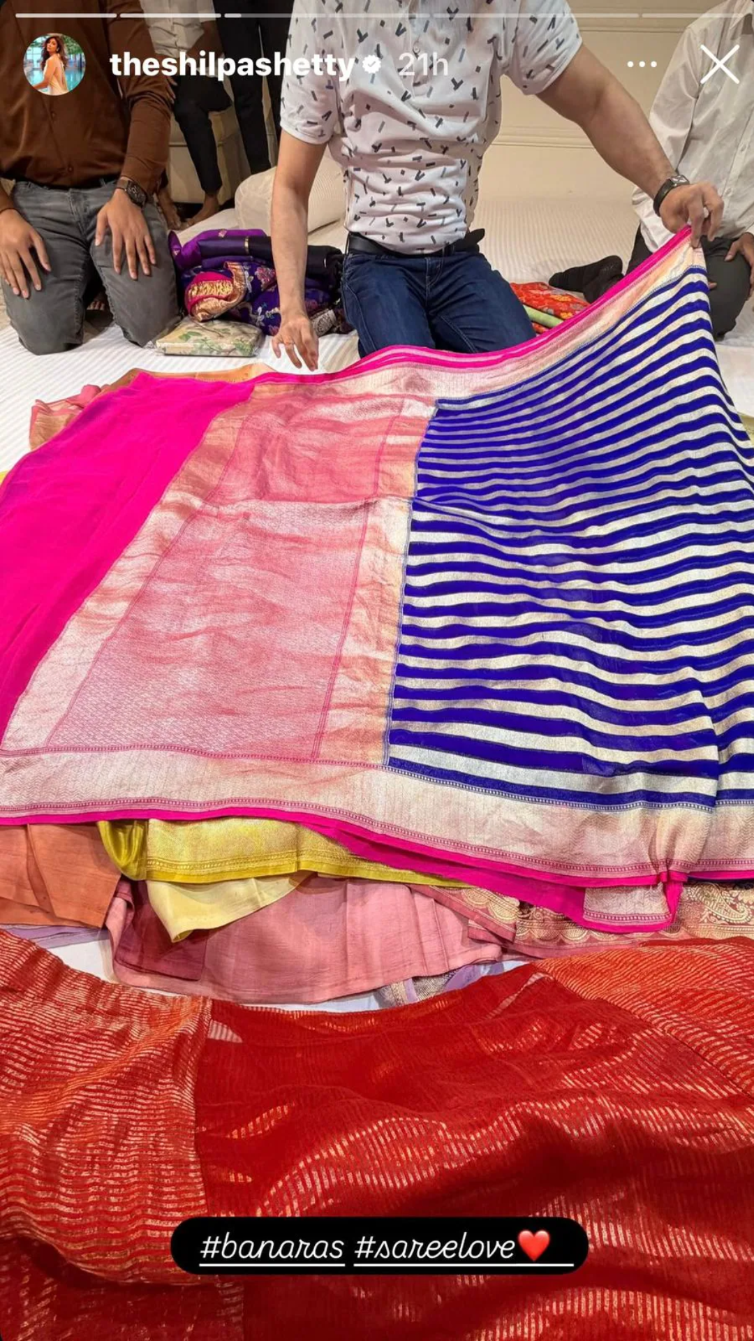 Shilpa shetty buying banarasi saree