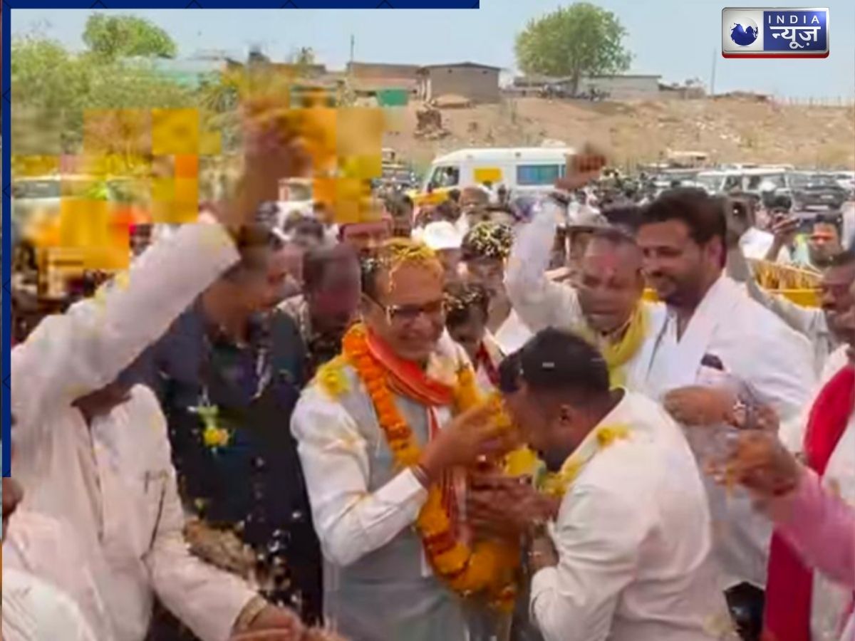 MP: ‘मामा की दुआएं…’, सीहोर में बेटियों के ‘मामा’ बने शिवराज सिंह चौहान, सामूहिक विवाह सम्मेलन में गाया भावुक गीत