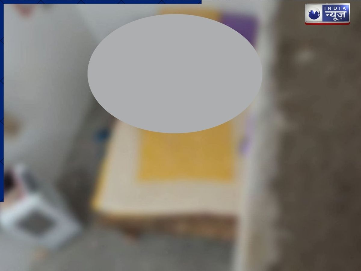 Siwan Viral Video: दीवार पर टांगी पुलिस की वर्दी और फिर… सिवान में एसआई और महिला सिपाही का आपत्तिजनक वीडियो वायरल, एसपी का एक्शन