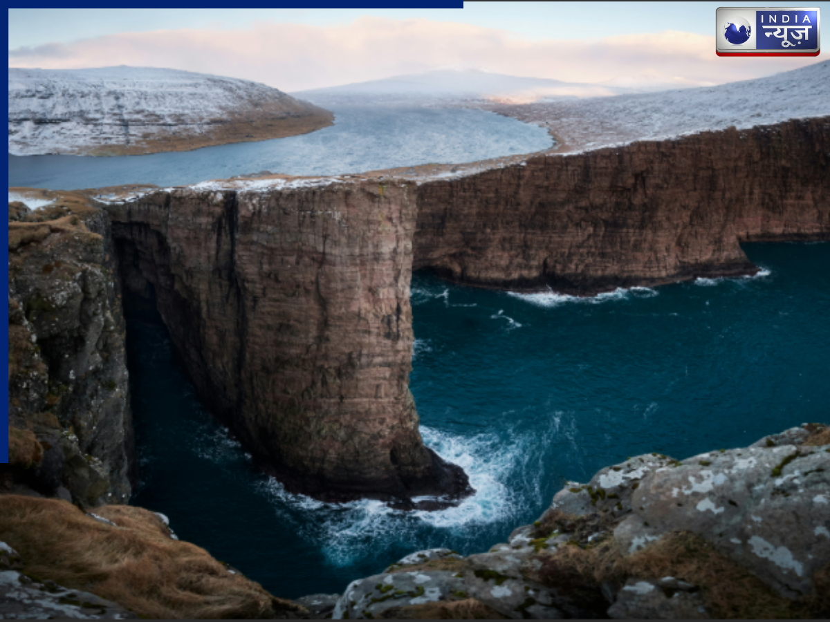 ऑप्टिकल इल्यूजन या हकीकत, समुद्र के ऊपर तैर रही है झील, दिखता है अद्भुत नजारा