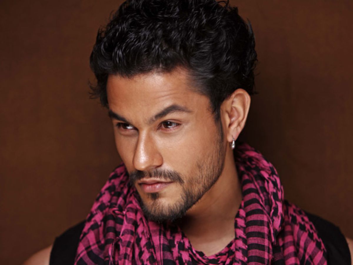 Kunal Khemu - Photo Gallery