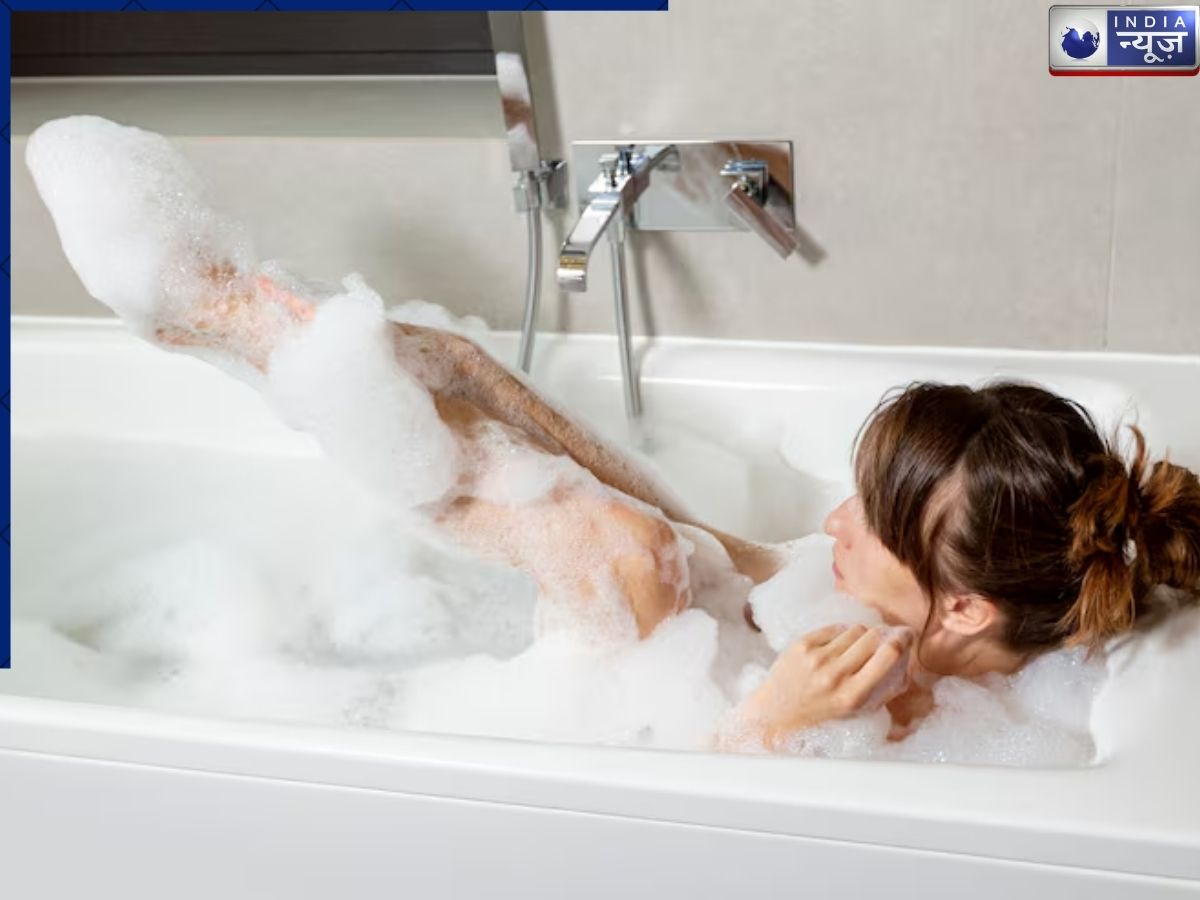 Use anti-dandruff shampoo instead of body wash during the summer. - Photo Gallery