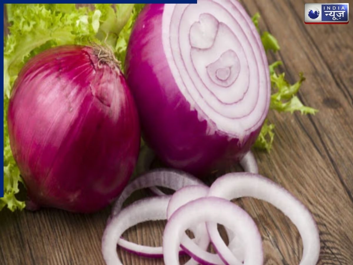 Onoin Benefits: कच्चा प्याज खाने से पहले जान लें, इन 4 लोगों के लिए बन सकता है खतरा, बिगड़ सकती है तबियत