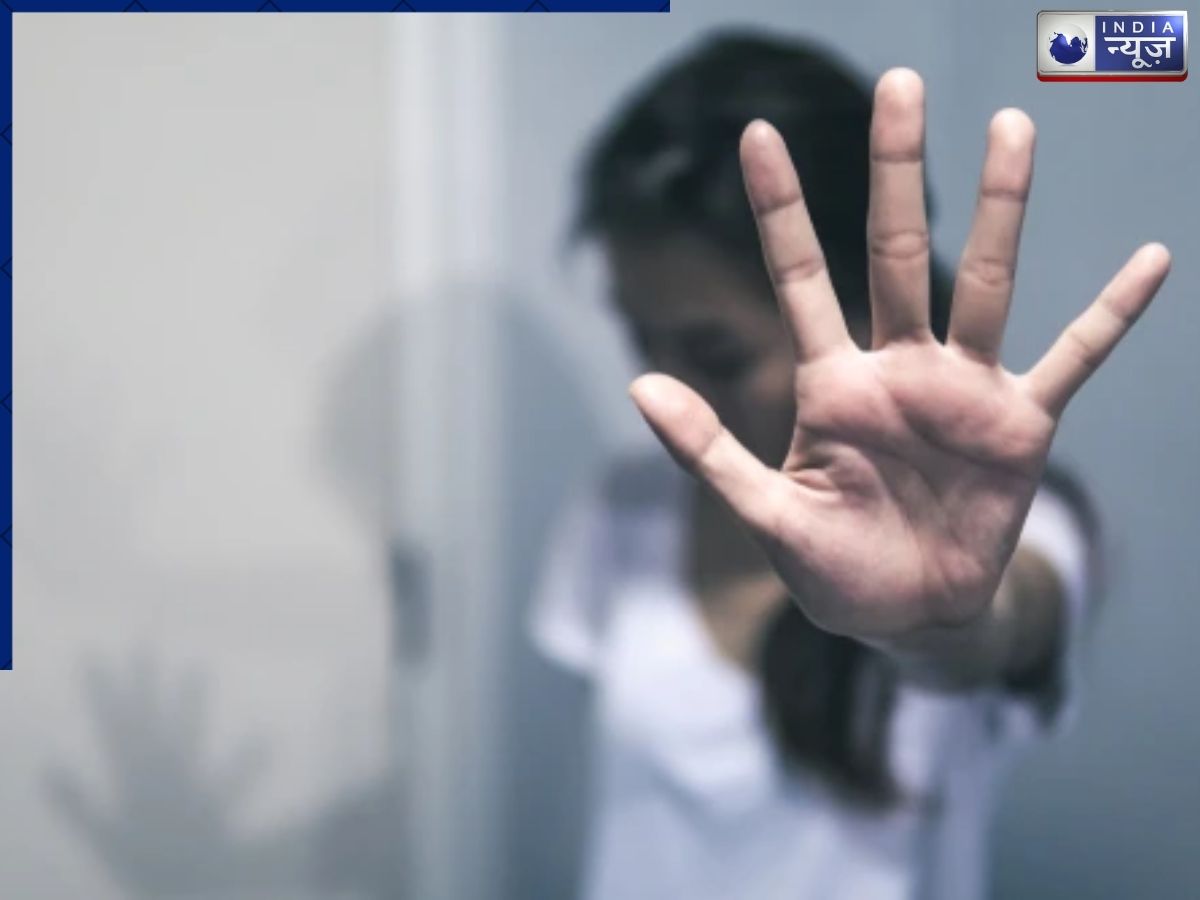 सूरत में अजीज ने नाबालिग छात्रा से की छेड़छाड़, आक्रोशित भीड़ ने आरोपी को पकड़ा; इलाके में बढ़ा तनाव