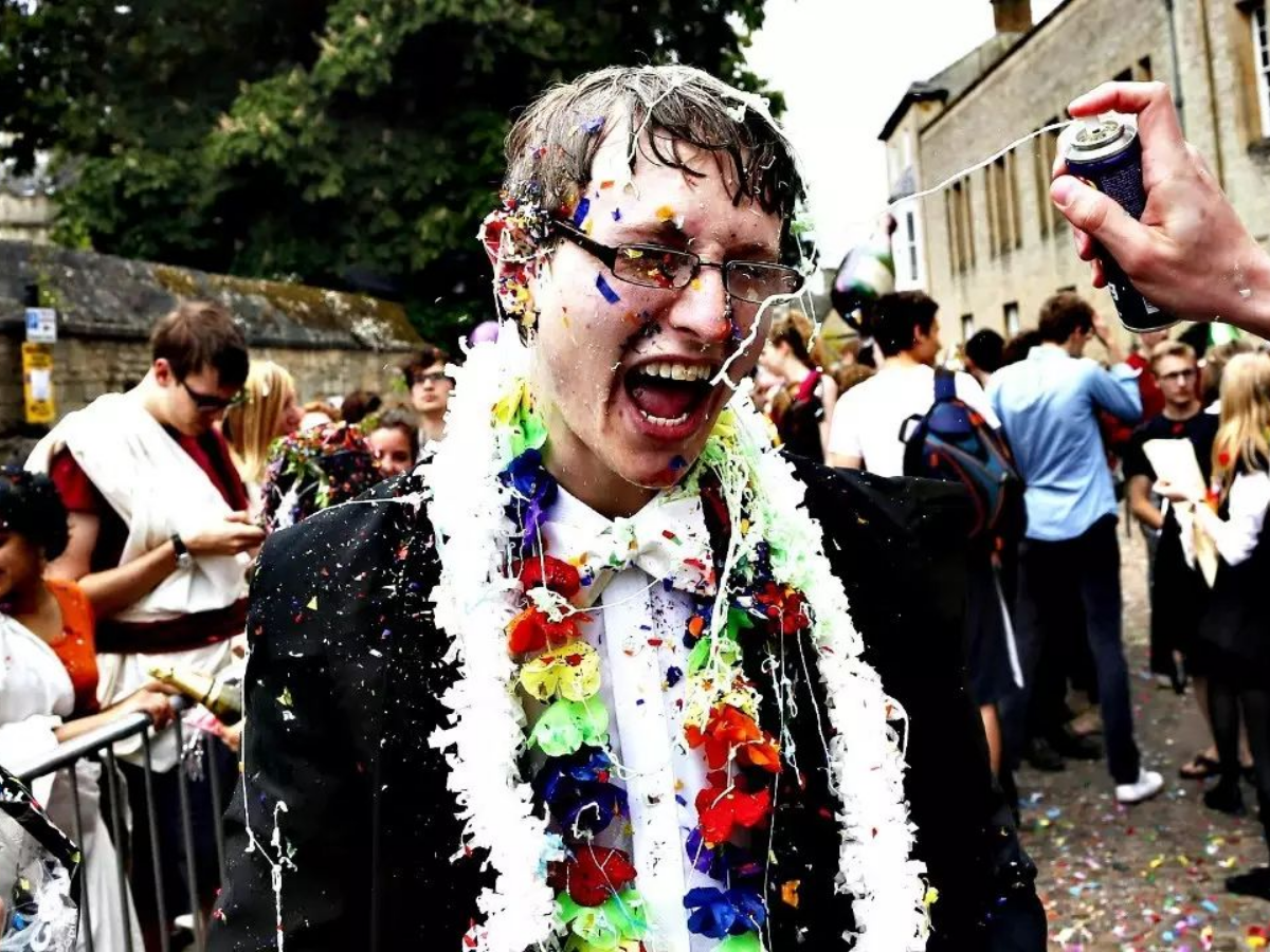 trashing on graduation ceremony - Photo Gallery