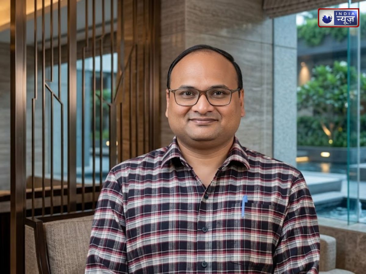 UPPSC Story: मां का साया बचपन में उठा, पिता ने रिकॉर्ड रूम में किया काम, अब बेटा बना नायब तहसीलदार