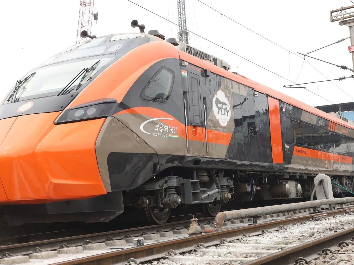 Vande Bharat Sleeper Train to Run Between Bengaluru and Mumbai - Photo Gallery