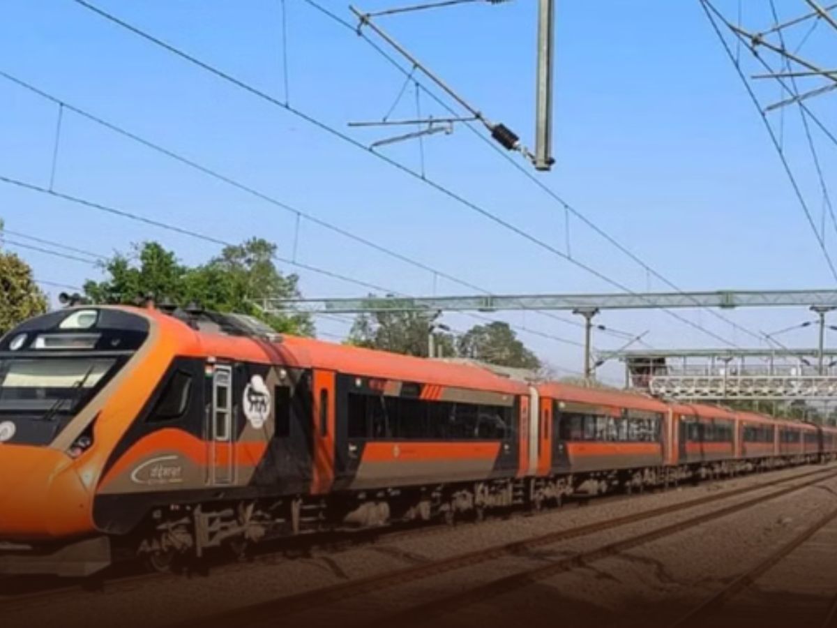 Vande Bharat Route and Revenue: 9.1 करोड़ यात्री, एक साल में वंदे भारत से रेलवे की कितनी होती है कमाई? आकड़े सुन रह जाएंगे दंग