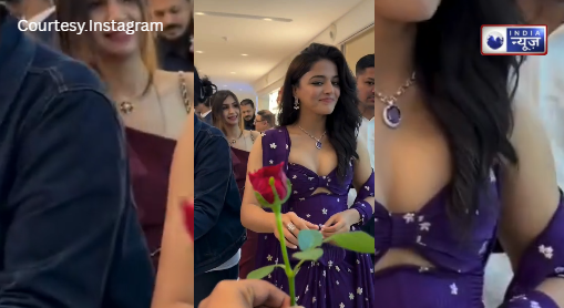 क्या आपने देखा ‘Wamiqa Gabbi’ का ये वायरल मोमेंट? फैन ने सरेआम दिया गुलाब तो एक्ट्रेस ने दिया ये रिएक्शन! - Photo Gallery