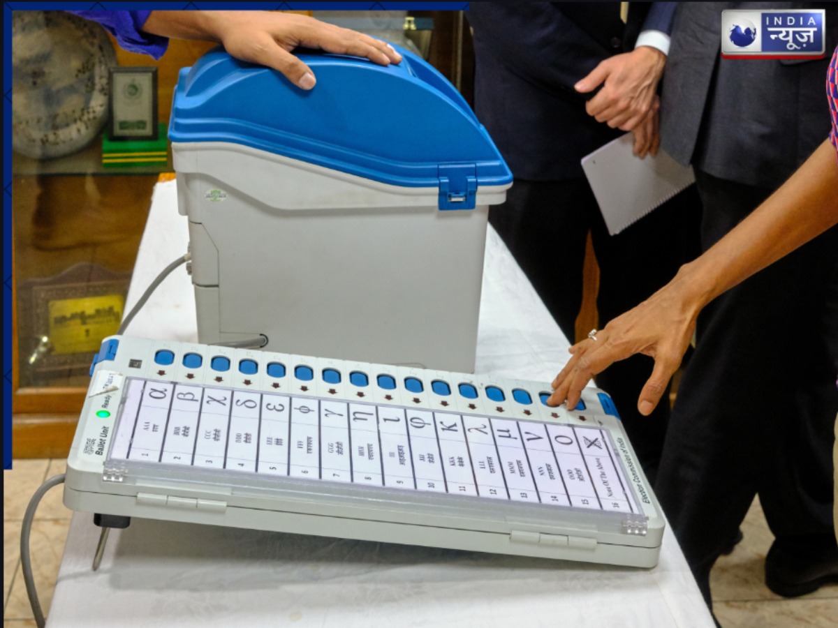 Bengal election 2026: EVM में खराबी! नहीं कर रहे बटन काम, BJP के बाद TMC ने लगाया आरोप