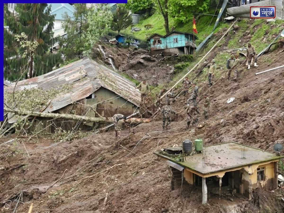 Sikkim Landslide: लाचेन में हुआ भूस्खलन, हजारों पर्यटक फंसे, सेना और BRO के जवानों ने रेस्क्यू ऑपरेशन चलाकर किया बचाव