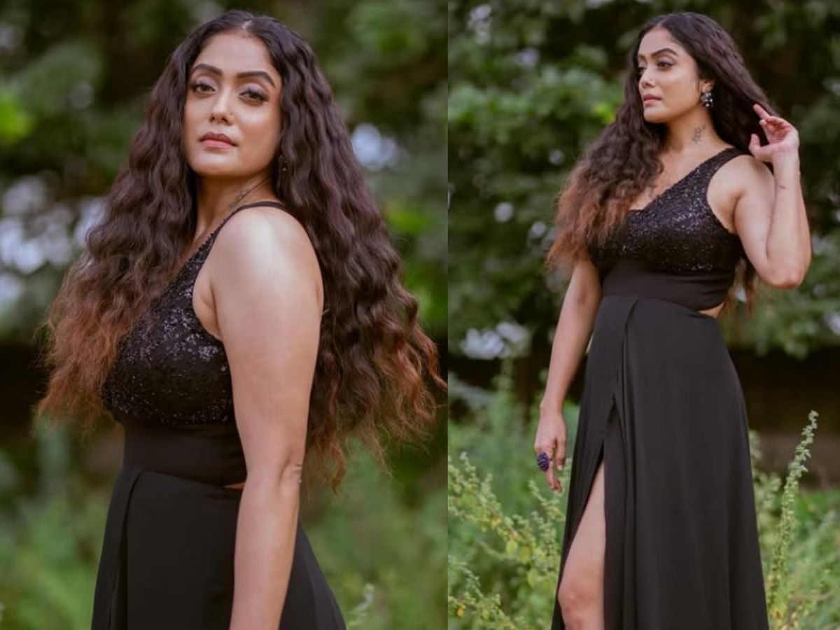 Abhirami massage to fans - Photo Gallery