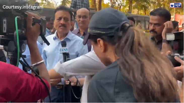 Maharashtra Minister: गिरीश महाजन को महिला ने बीच सड़क पर भीड़ में घुसकर सुना दी खरी-खोटी, मैदान में जाकर करो ड्रामा!