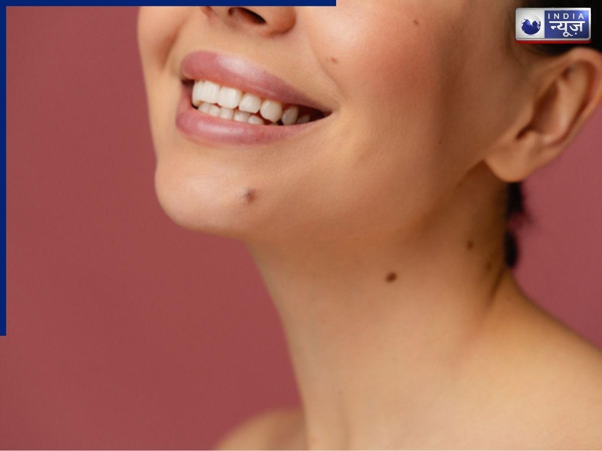 Women Mole: बेतहाशा दौलत और मीठी वाणी! महिलाओं के अगर यहां है तिल, तो समझिए पलटने वाली है आपकी किस्मत