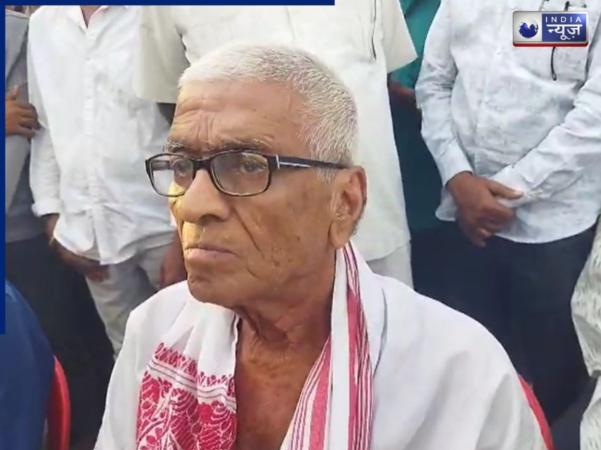 91 की उम्र में झारखंड की सड़कों पर उतरे यशवंत सिन्हा, पतरातु में अनिश्चितकालीन धरना, लगा भारी जाम