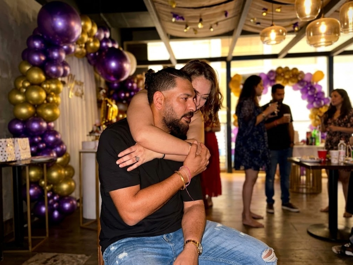 Yuvraj Singh propoal to Hazel keech - Photo Gallery