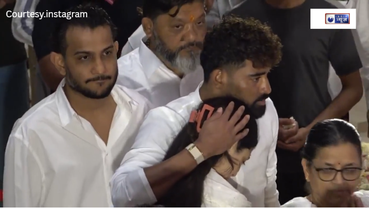 मैदान के ‘मियां भाई’ ने निभाया भाई का फर्ज, मोहम्मद सिराज को गले लगाकर फूट-फूट कर रोईं आशा भोसले की पोती जनाई!