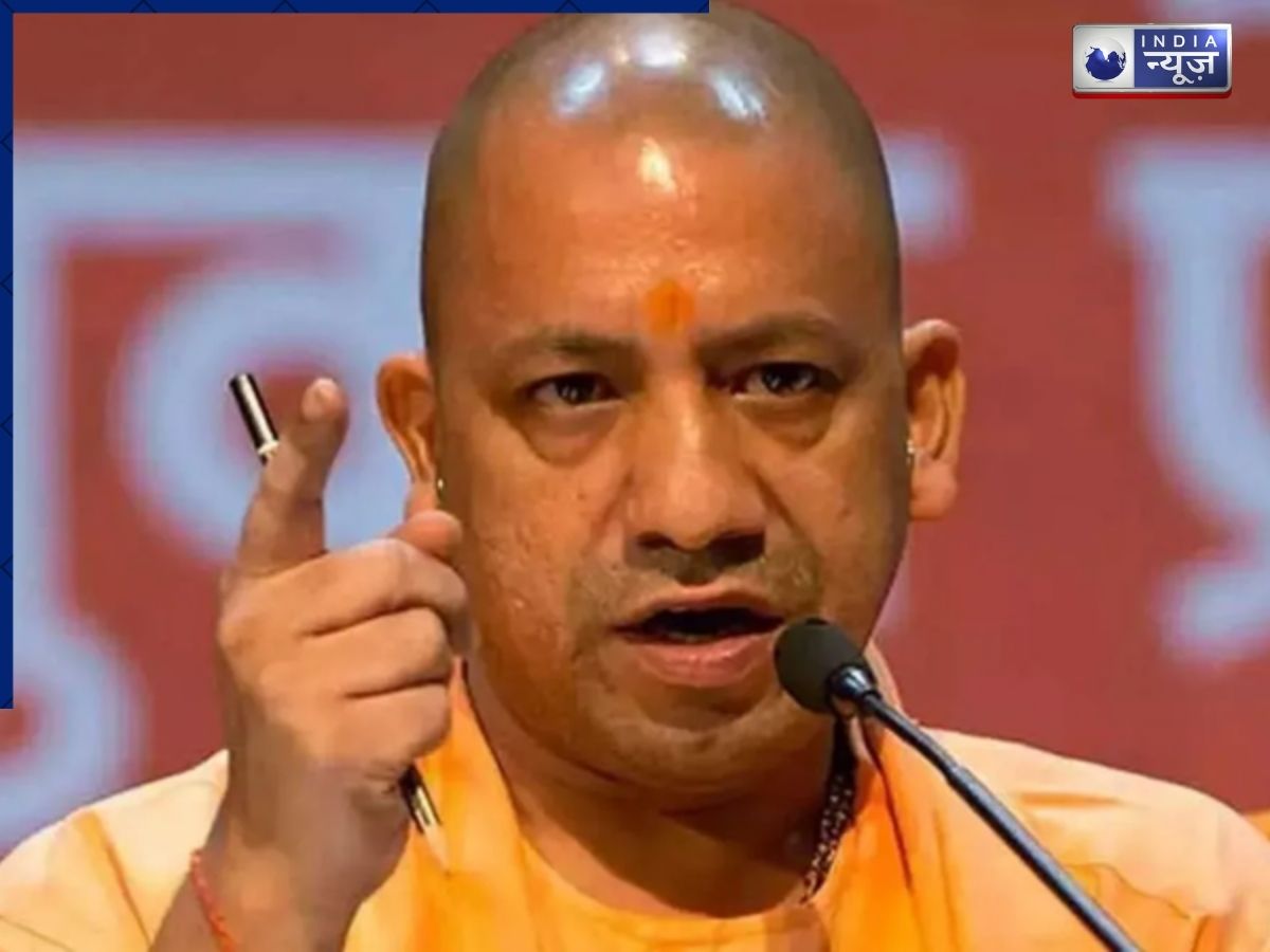 CM Yogi on Namaz: प्यार से नहीं माने तो… सड़क पर नमाज पढ़ने वालों को सीएम योगी की चेतावनी