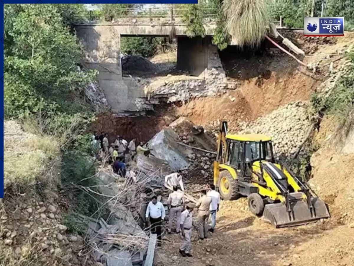 जम्मू में निर्माणाधीन पुल का पिलर गिरा, 1 मजदूर की मौत; रेस्क्यू ऑपरेशन जारी