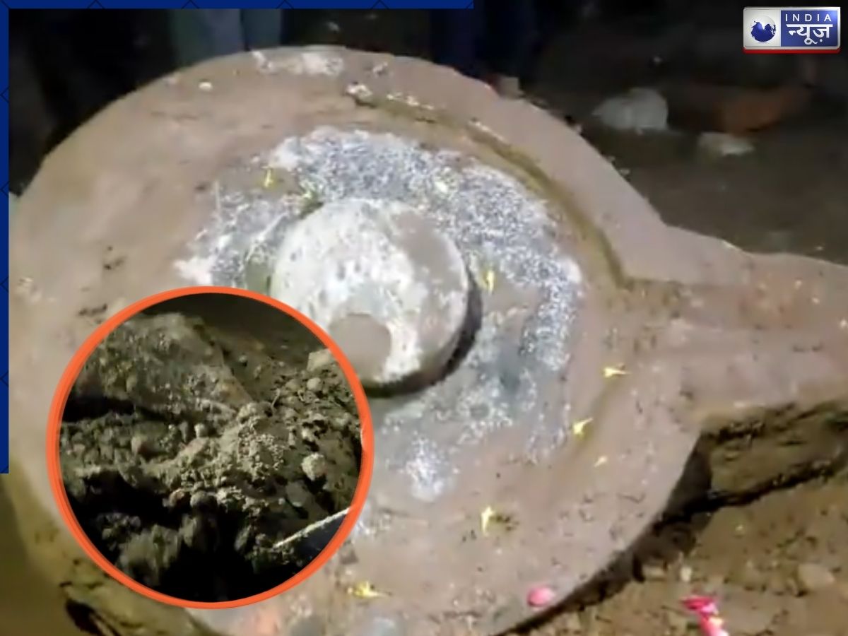 सिंहस्थ की तैयारियों के बीच हुआ चमत्कार! महाकालेश्वर मंदिर के पास खुदाई के दौरान मिला प्राचीन शिवलिंग