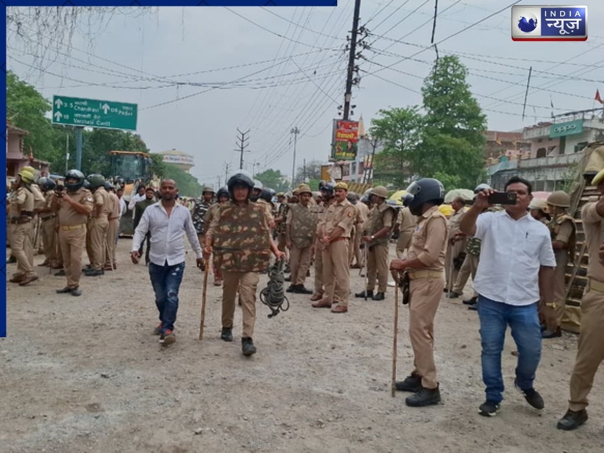 Mughalsarai News: मुगलसराय में फेसबुक पोस्ट पर मचा बवाल, अतिक्रमण अभियान पर आपत्तिजनक टिप्पणी, केस दर्ज