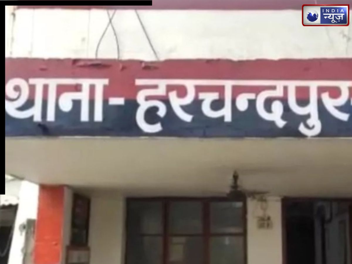 संदिग्ध हालात में पेड़ से लटका मिला युवक का शव, क्षेत्र में सनसनी, रायबरेली के हरचंदपुर क्षेत्र का मामला - Photo Gallery