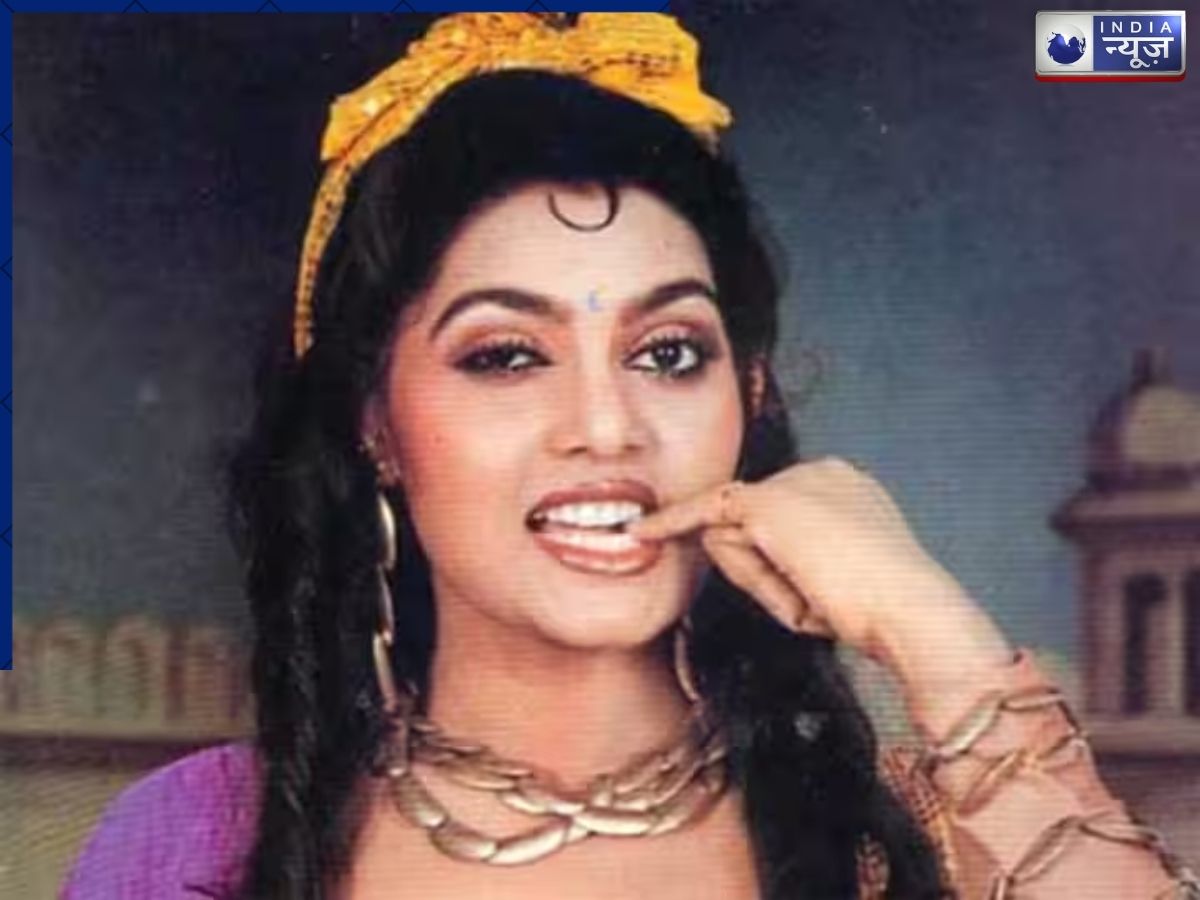 Silk Smitha stepped into the world of cinema. - Photo Gallery
