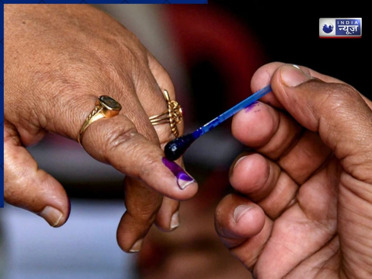 पश्चिम बंगाल में चुनाव आयोग का बड़ा फैसला, 15 बूथों पर 2 मई को दोबारा होगा मतदान - Photo Gallery