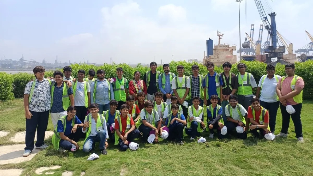 Mount Litera Zee School Surat के विद्यार्थियों ने किया अडानी पोर्ट, हजीरा का शैक्षणिक भ्रमण