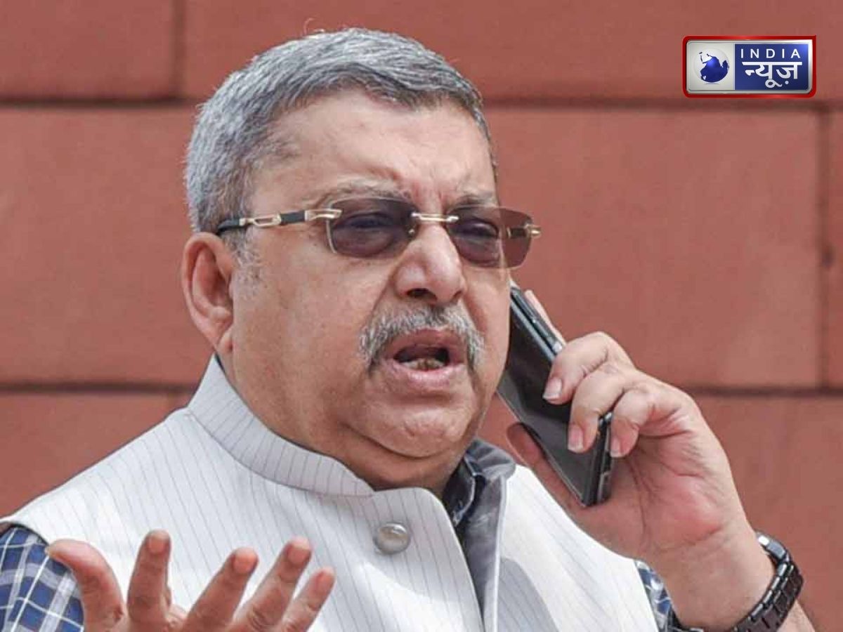 टीएमसी सांसद कल्याण बनर्जी ने महिला सांसदों के साथ की अभद्रता, मौजूदा सत्र के लिए लोकसभा से किया गया निलंबित