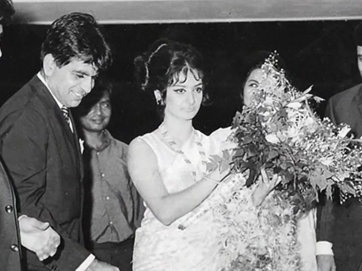 dilip kumar saira banu age difference - Photo Gallery