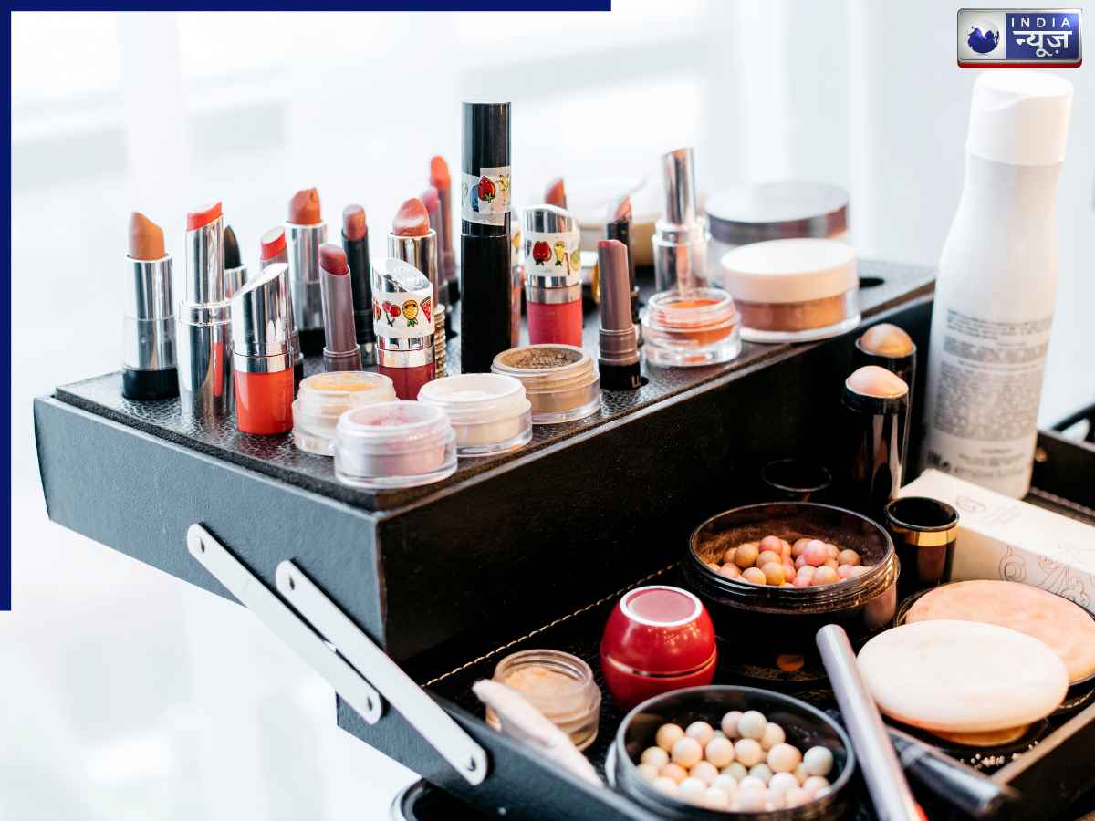 Cosmetic Kit - Photo Gallery