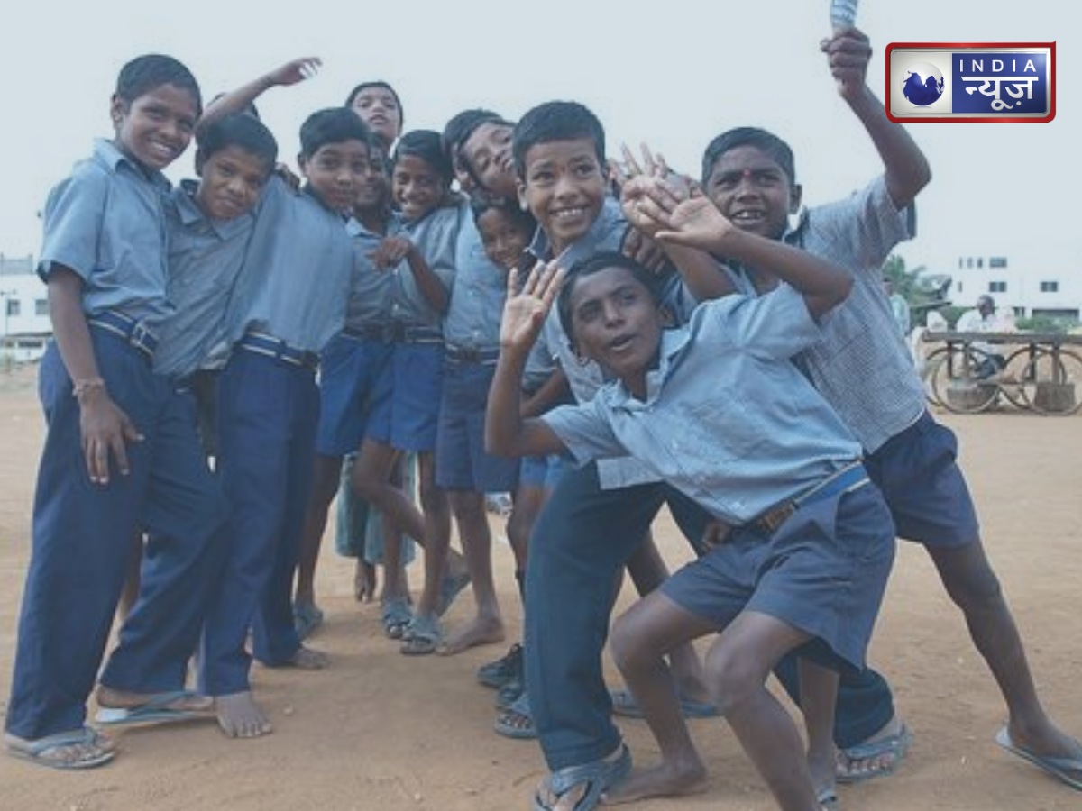 Jharkhand: गढ़वा में शिक्षक के तबादले पर गुस्साए  Zen Alpha, सड़क जाम कर थाना में किया पथराव; मांग मानी गई तो खत्म हुआ आंदोलन