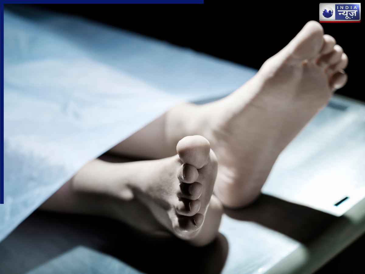Greater Noida: ग्रेटर नोएडा में दर्दनाक हादसा! 14वीं मंजिल से गिरे 2 मजदूर, अस्पताल में तोड़ा दम; ठेकेदार हिरासत में