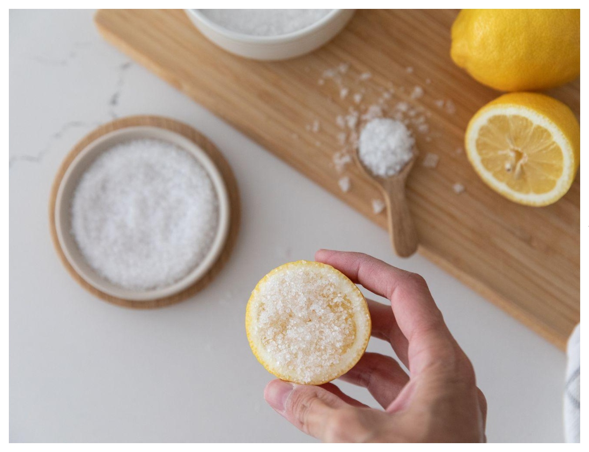 Remove blackness with lemon and salt - Photo Gallery