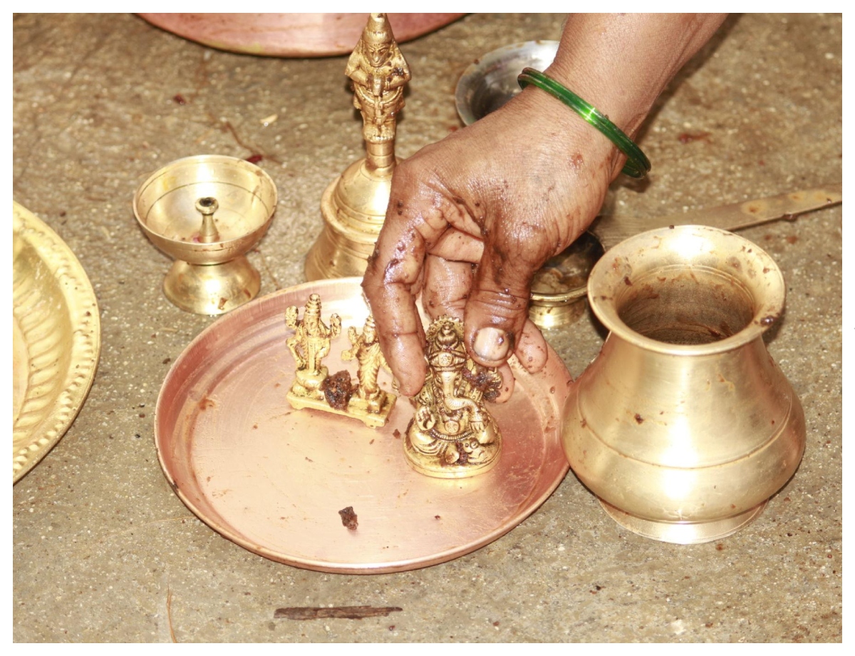 Tamarind can also make brass and bronze idols shine - Photo Gallery