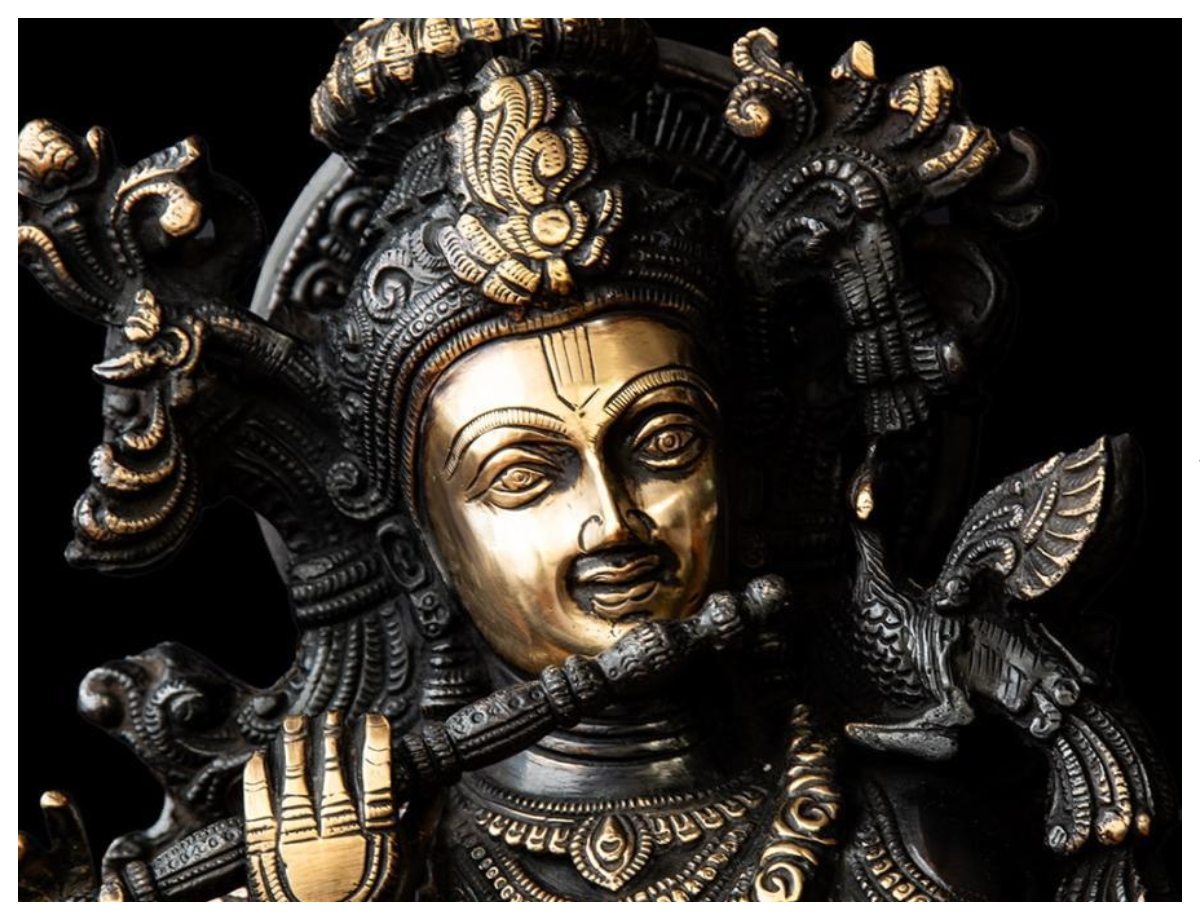 Why does Laddu Gopal turn black with time? - Photo Gallery