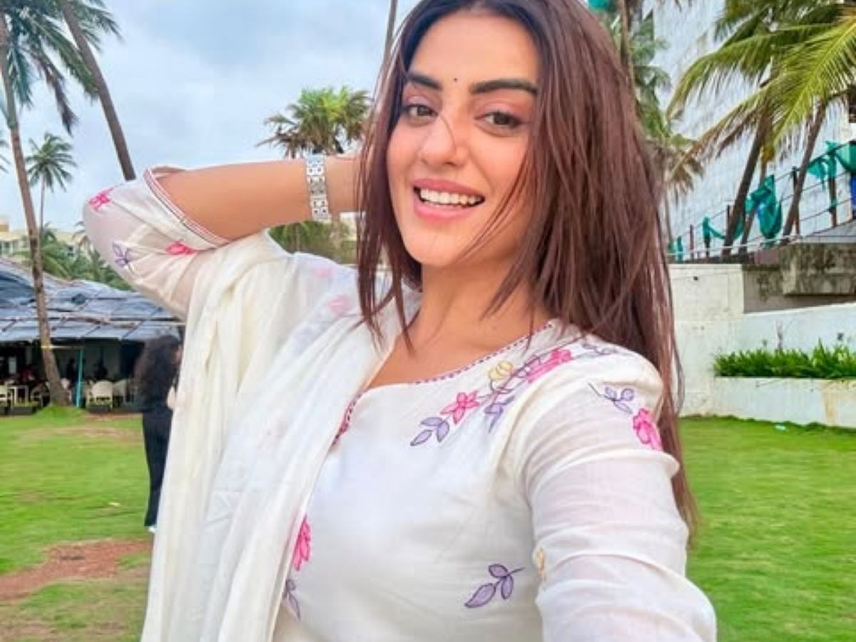 who is akshara singh - Photo Gallery