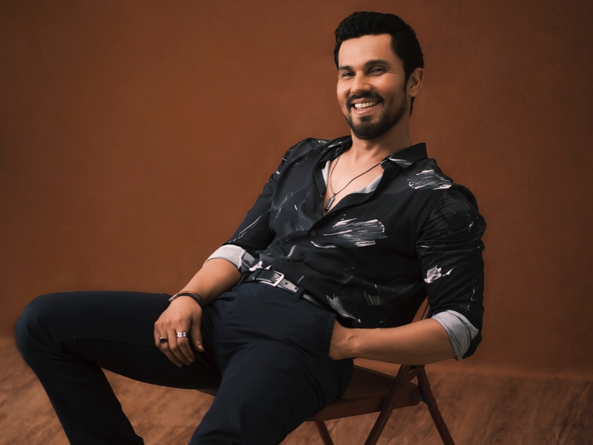 Randeep Hooda with Naseeruddin Shah - Photo Gallery