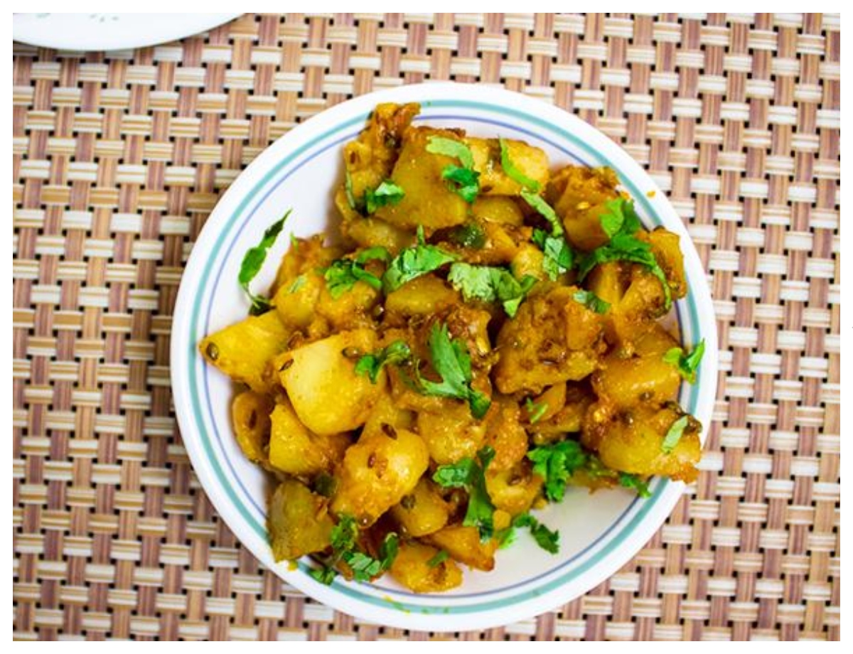 A light vegetable of boiled potatoes is also a good option. - Photo Gallery