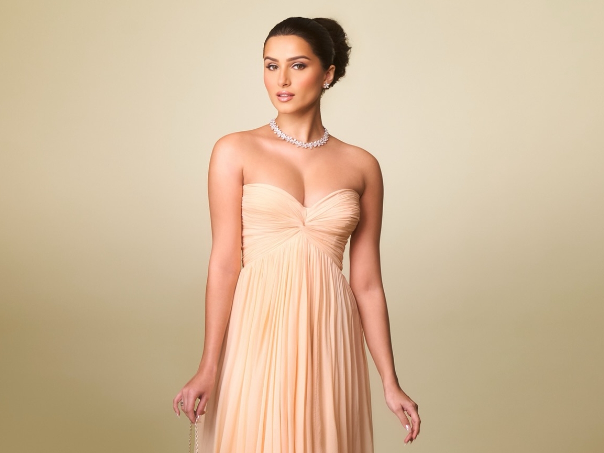 Tara Sutharia - Photo Gallery