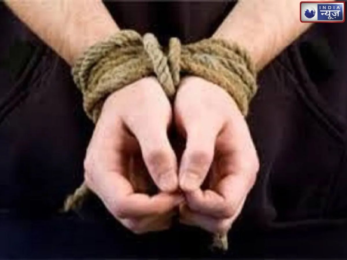 कहासुनी के बाद कारोबारी को किया अगवा, खंडगिरी के फ्लैट में रखा बंधक, पुलिस ने ऐसे खोज निकाला