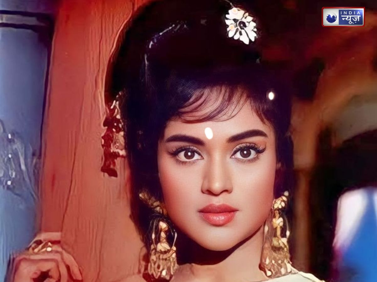 When Vyjayanthimala Came Face-to-Face with Big Stars - Photo Gallery