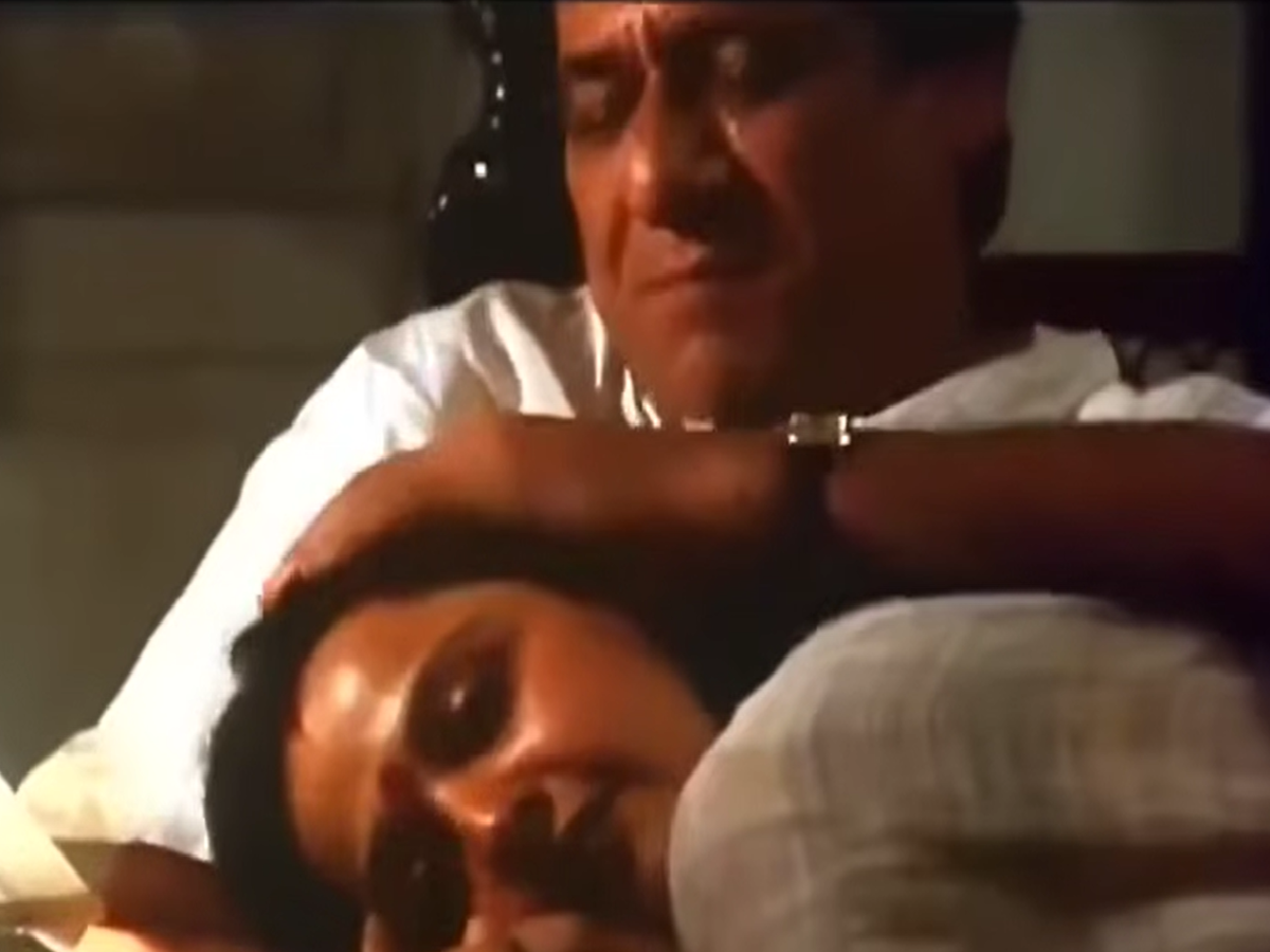 रेखा और ओम पुरी का ‘वो’ शूट जिसने मचा दिया था तहलका, ‘आस्था’ फिल्म का ‘इंटीमेट’ सीन, जिसने बटोरीं खूब सुर्खियां