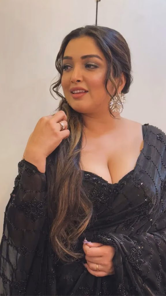 amrapali dubey - Photo Gallery