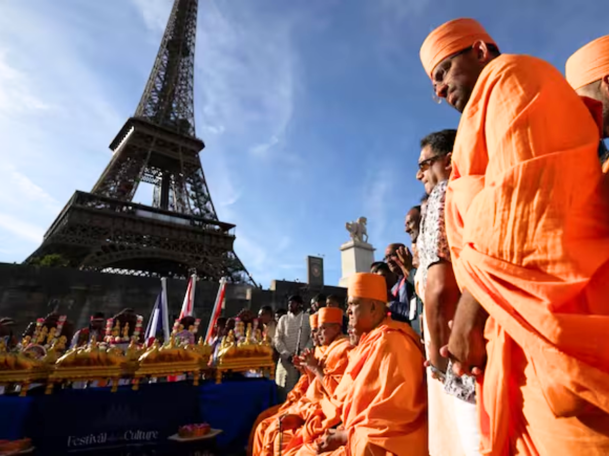 हिंदू समूह के दौरे पर महिला कर्मचारियों को किया गया बाहर, फ्रांस में मचा बवाल, एफिल टावर अस्थायी रूप से बंद